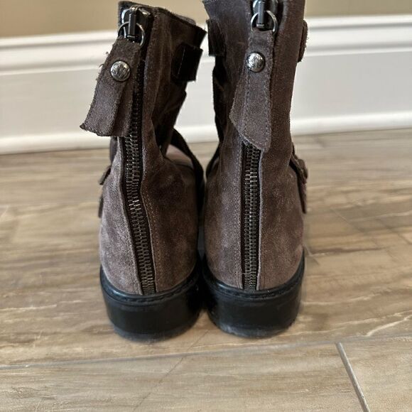 NEW Stuart Weitzman Brown Suede Boot Size 5 - Picture 7 of 9